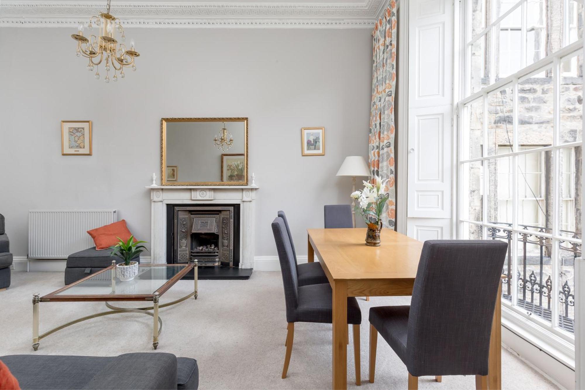 Light And Spacious 2 Bedroom Flat In Heart Of Эдинбург Экстерьер фото