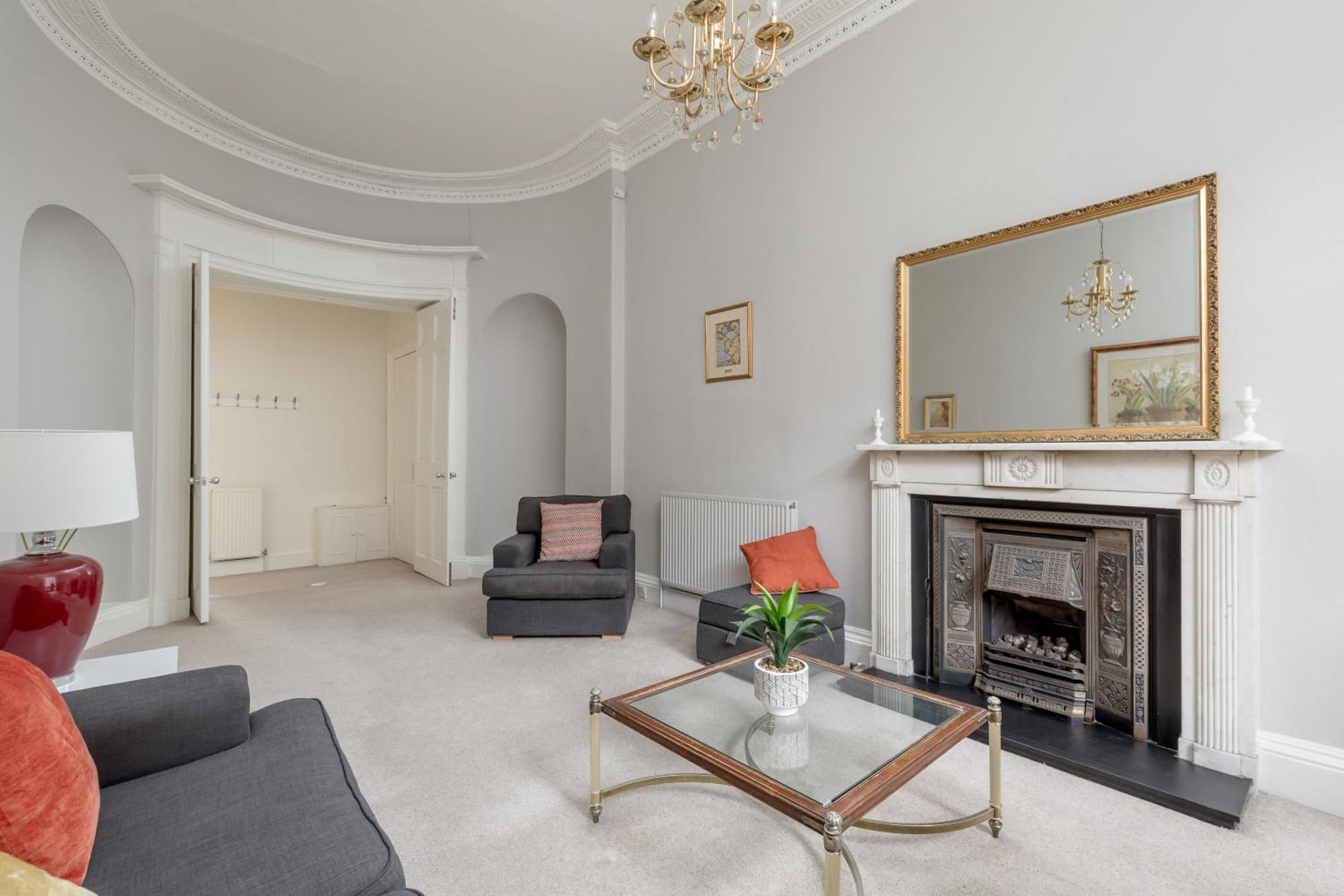Light And Spacious 2 Bedroom Flat In Heart Of Эдинбург Экстерьер фото