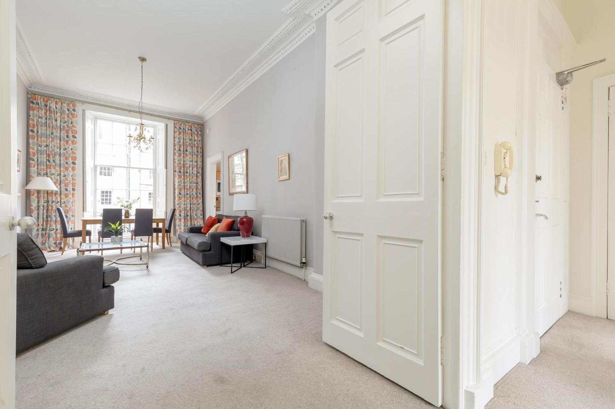 Light And Spacious 2 Bedroom Flat In Heart Of Эдинбург Экстерьер фото